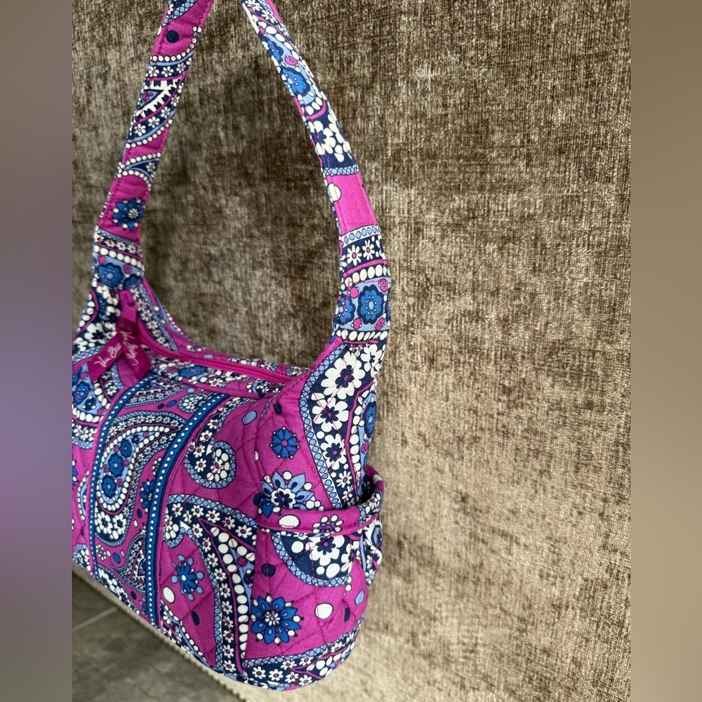 Vera Bradley Quilted Hobo Bag - Plum/Blue Paisley 💗💜💙 - Picture 4 of 9